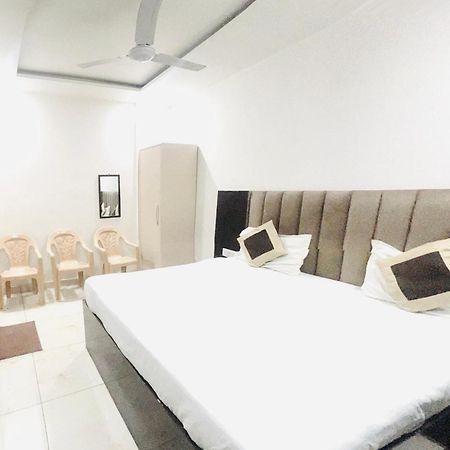 Hotel Green Apple Bareilly Buitenkant foto