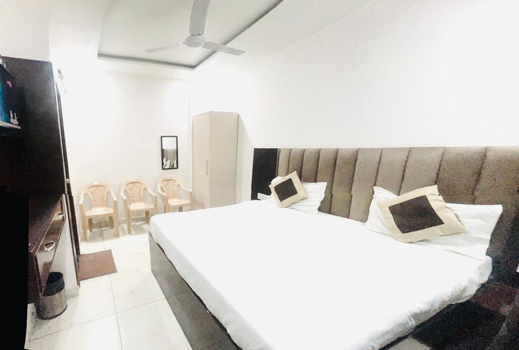 Hotel Green Apple Bareilly Buitenkant foto